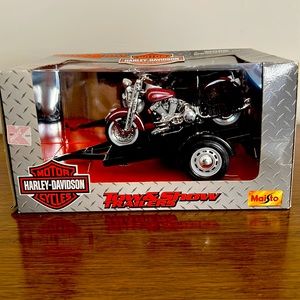 Harley Davidson tow and show trailer model